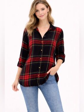 Old Navy Classic Red and Black Plaid Button-Down Long Sleeve Shirt - Size S